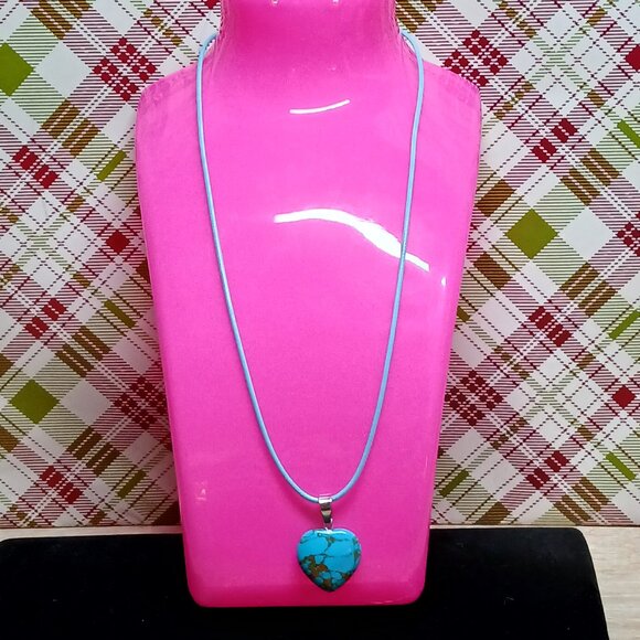 NWOT Fashion Necklace Blue Turquoise Patterned Heart Pendant Jewelry #29 - Picture 5 of 6